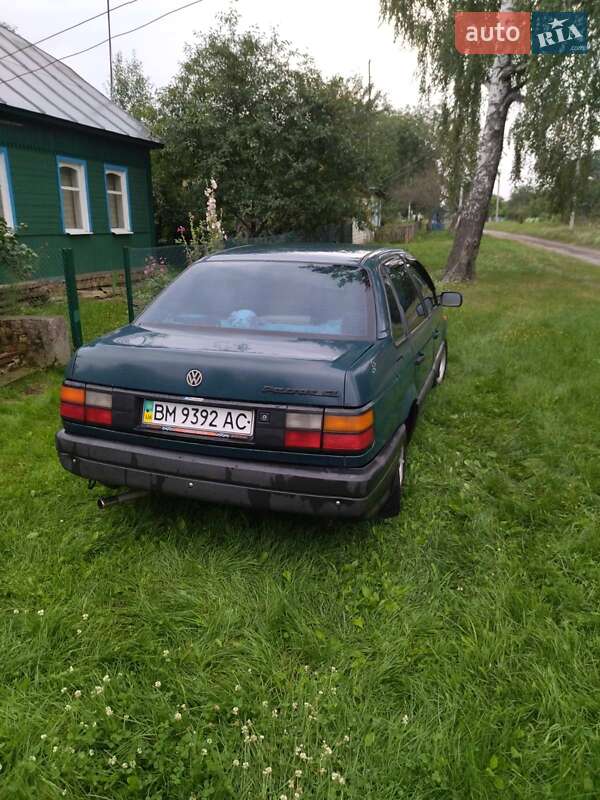 Седан Volkswagen Passat 1990 в Ямполе
