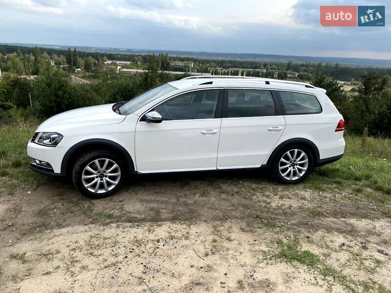 Універсал Volkswagen Passat 2012 в Вараші