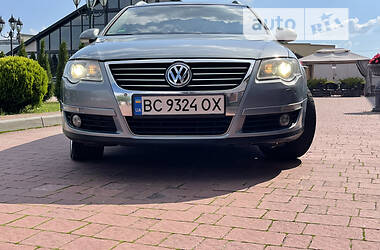 Универсал Volkswagen Passat 2010 в Стрые