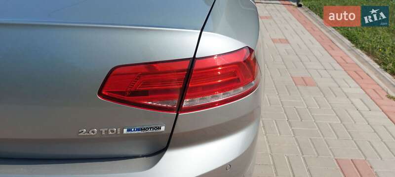 Седан Volkswagen Passat 2017 в Киеве