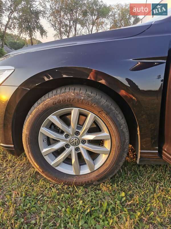 Универсал Volkswagen Passat 2018 в Черновцах