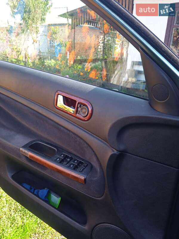 Седан Volkswagen Passat 1997 в Переяславе