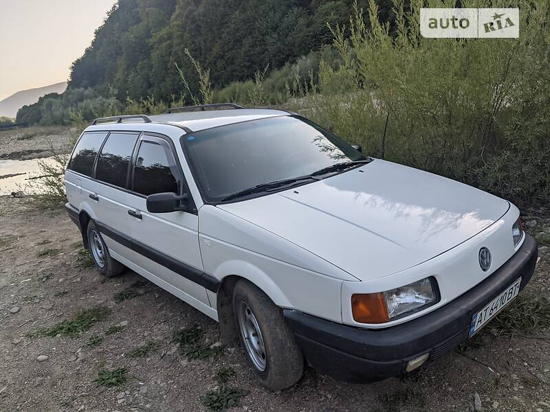 Универсал Volkswagen Passat 1989 в Долине