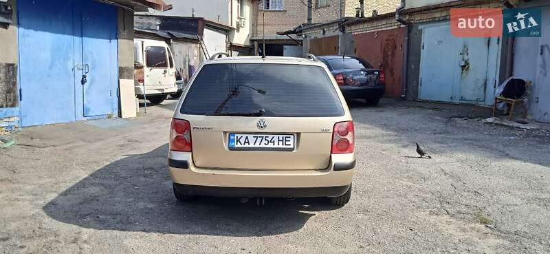 Універсал Volkswagen Passat 2002 в Києві
