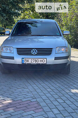 Седан Volkswagen Passat 2002 в 
