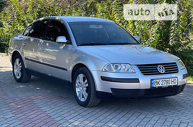 Седан Volkswagen Passat 2002 в 