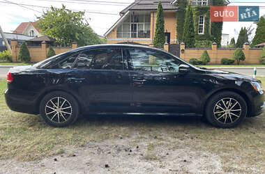 Седан Volkswagen Passat 2014 в Киеве