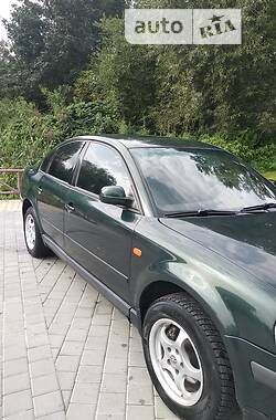 Седан Volkswagen Passat 1997 в Львові