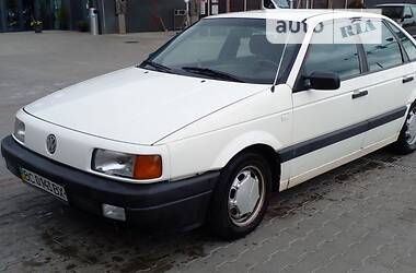 Седан Volkswagen Passat 1989 в Львове