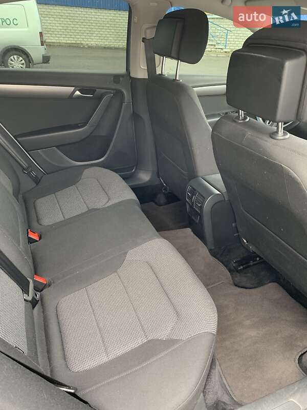 Седан Volkswagen Passat 2015 в Харькове