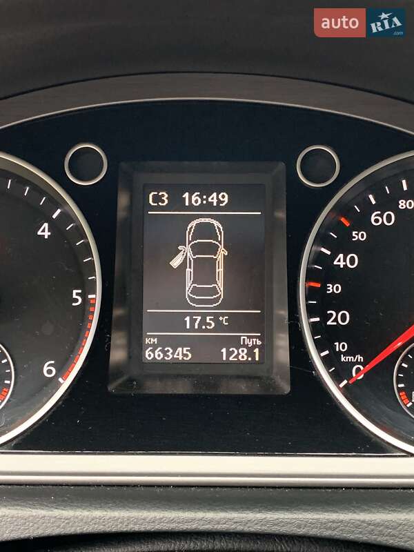 Седан Volkswagen Passat 2015 в Харькове