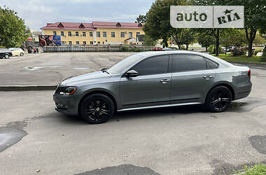 Седан Volkswagen Passat 2012 в Виннице