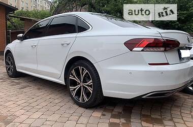 Седан Volkswagen Passat 2020 в Виннице