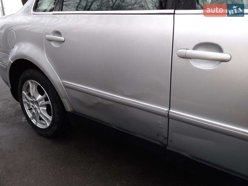 Седан Volkswagen Passat 2002 в Кропивницькому