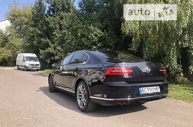 Седан Volkswagen Passat 2015 в Львове