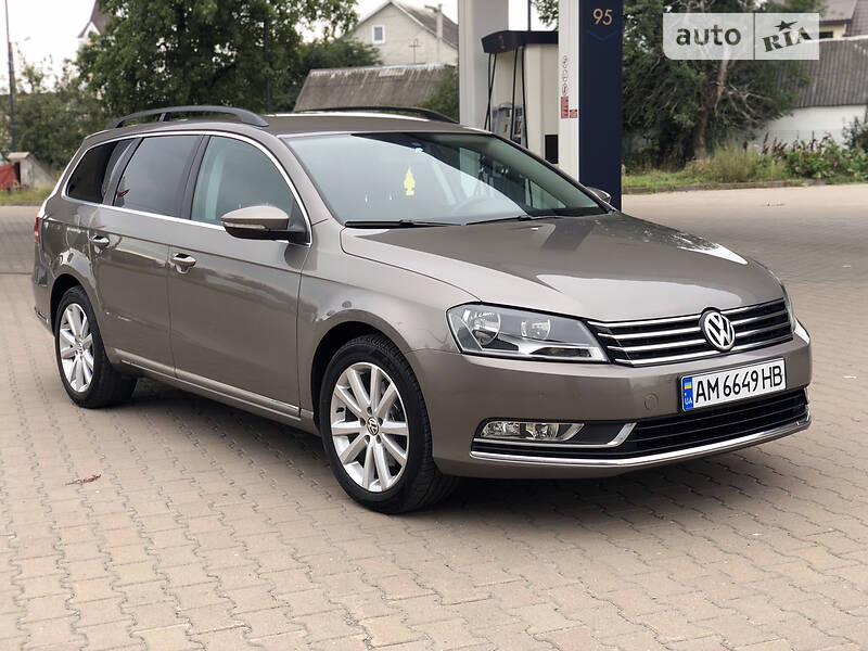 Універсал Volkswagen Passat 2012 в Житомирі