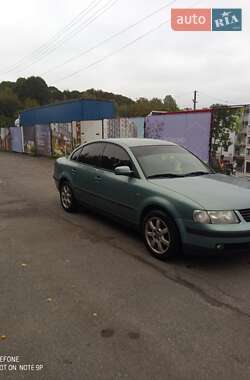 Седан Volkswagen Passat 1998 в Виннице