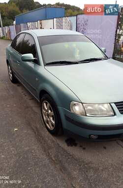 Седан Volkswagen Passat 1998 в Виннице