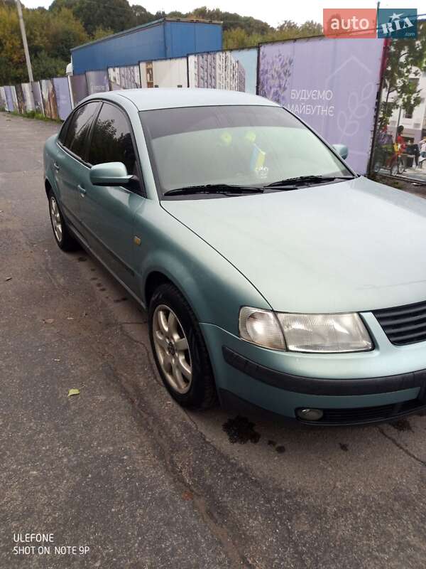 Седан Volkswagen Passat 1998 в Вінниці