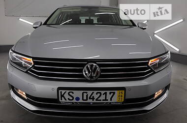 Універсал Volkswagen Passat 2015 в Трускавці