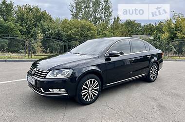 Седан Volkswagen Passat 2011 в 
