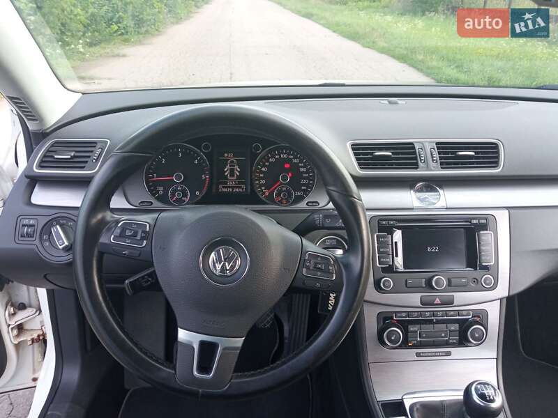 Універсал Volkswagen Passat 2010 в Миронівці