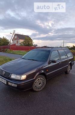 Універсал Volkswagen Passat 1994 в Старокостянтинові