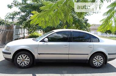 Седан Volkswagen Passat 1998 в Измаиле