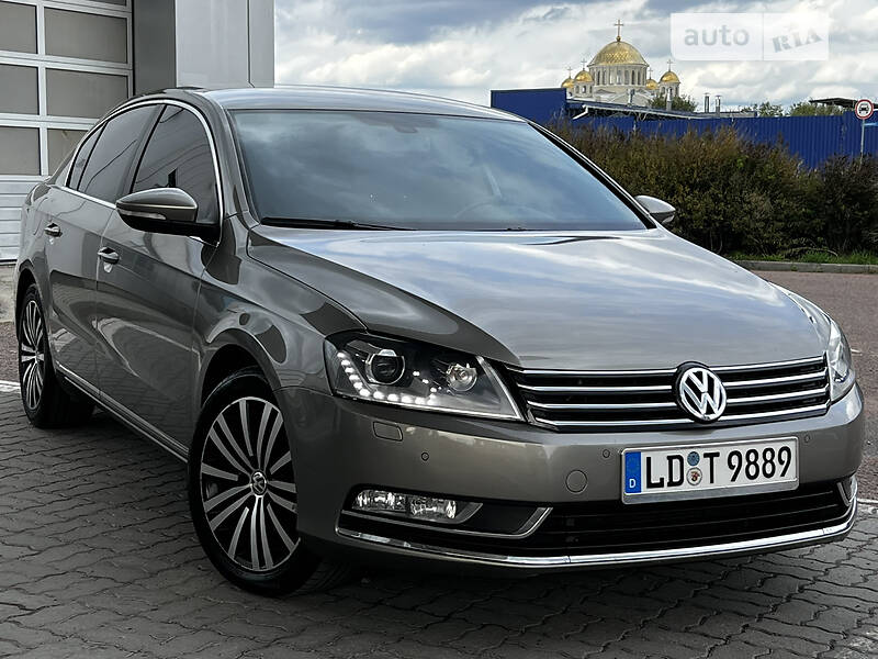 Седан Volkswagen Passat 2014 в Дрогобичі