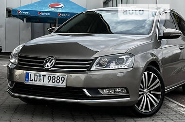 Седан Volkswagen Passat 2014 в Дрогобичі