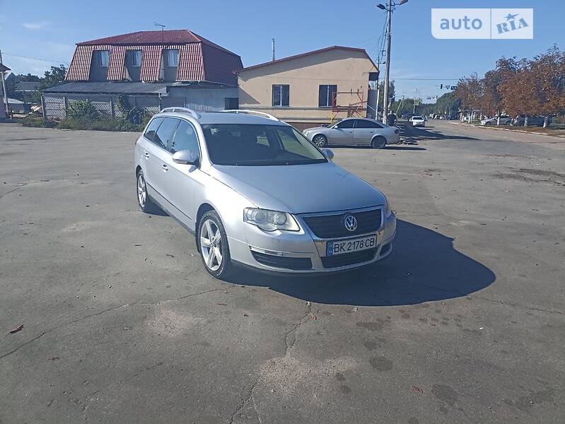 Универсал Volkswagen Passat 2010 в Киеве