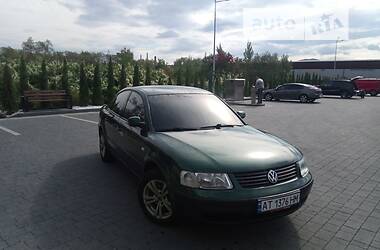 Седан Volkswagen Passat 1999 в Надворной