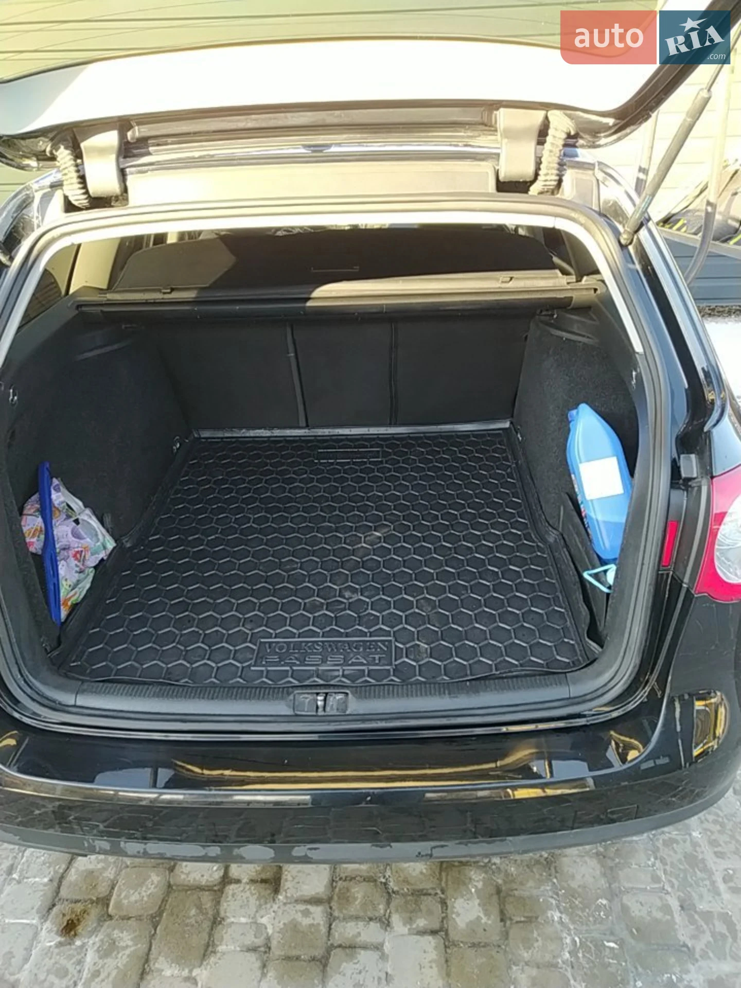 2010 Volkswagen Passat - мініатюра 3