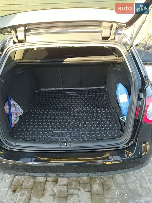 Універсал Volkswagen Passat 2010 в Ірпені