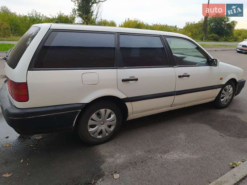 Універсал Volkswagen Passat 1996 в Пирятині