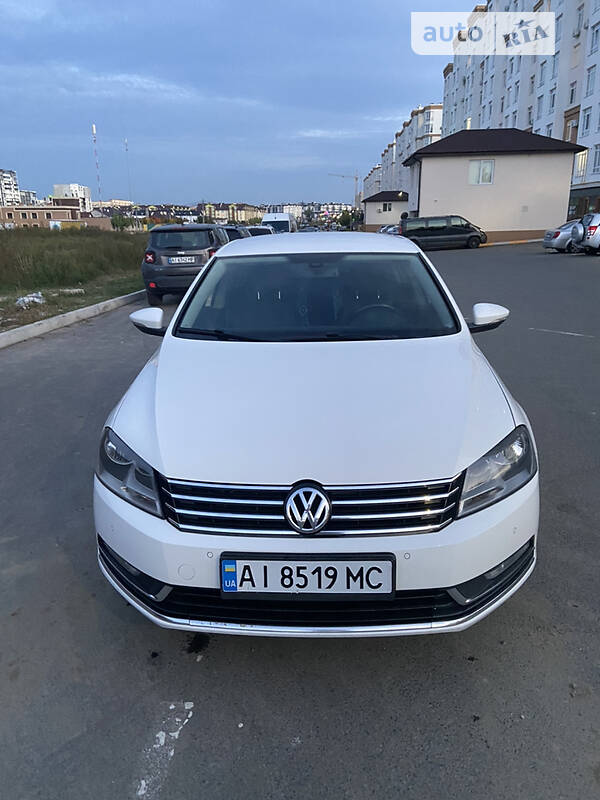 Седан Volkswagen Passat 2013 в Софиевской Борщаговке