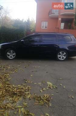 Универсал Volkswagen Passat 2012 в 