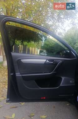 Универсал Volkswagen Passat 2012 в 