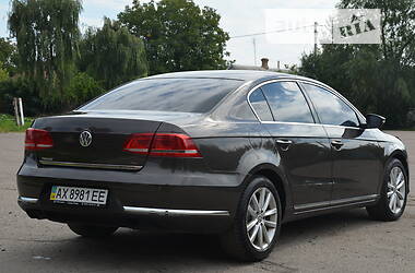 Седан Volkswagen Passat 2014 в Павлограді