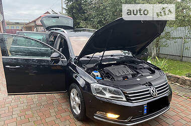 Універсал Volkswagen Passat 2011 в Тернополі