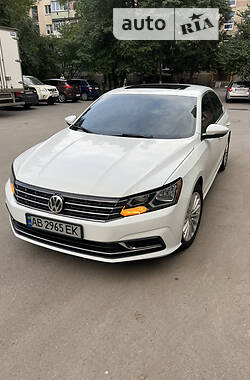 Седан Volkswagen Passat 2016 в Виннице