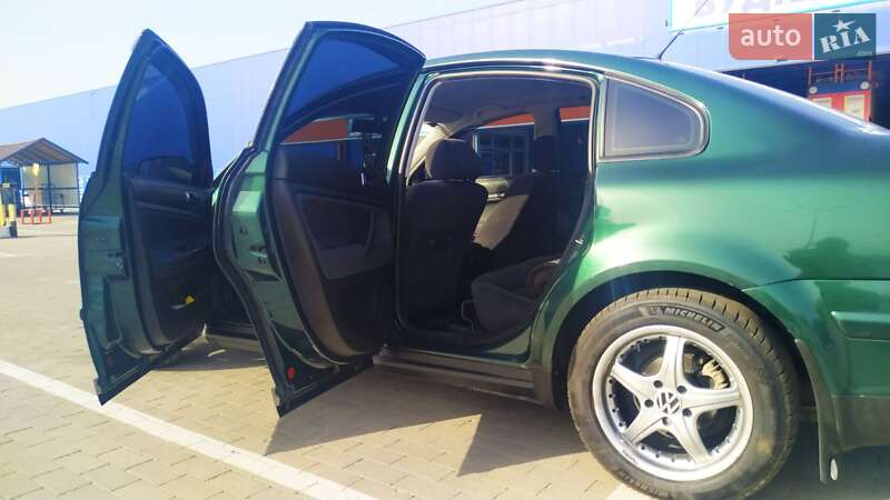 Седан Volkswagen Passat 2000 в Сумах