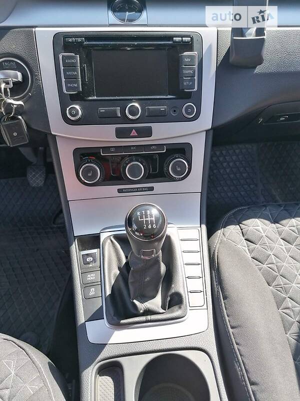 Седан Volkswagen Passat 2013 в Хмельницькому