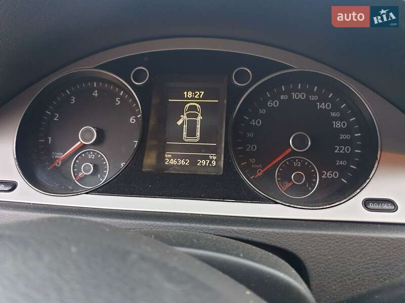 Универсал Volkswagen Passat 2010 в Житомире