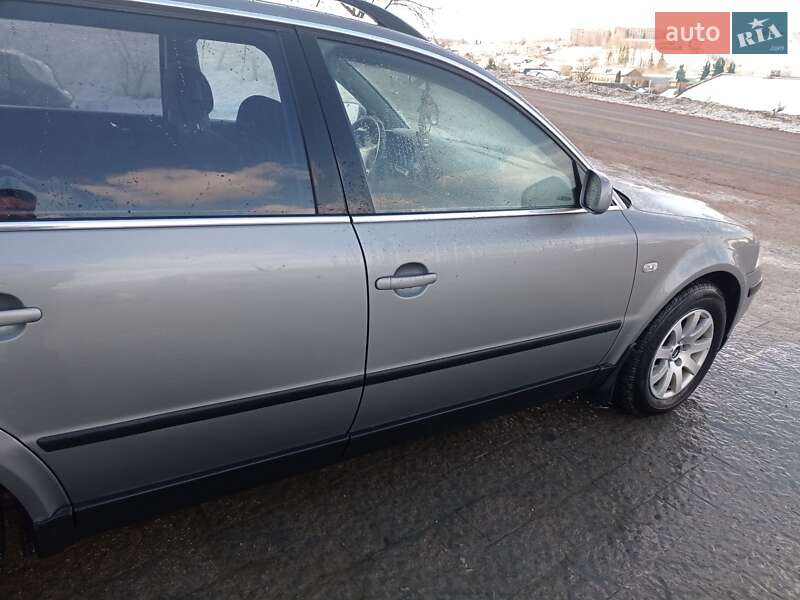 Универсал Volkswagen Passat 2001 в Старом Самборе