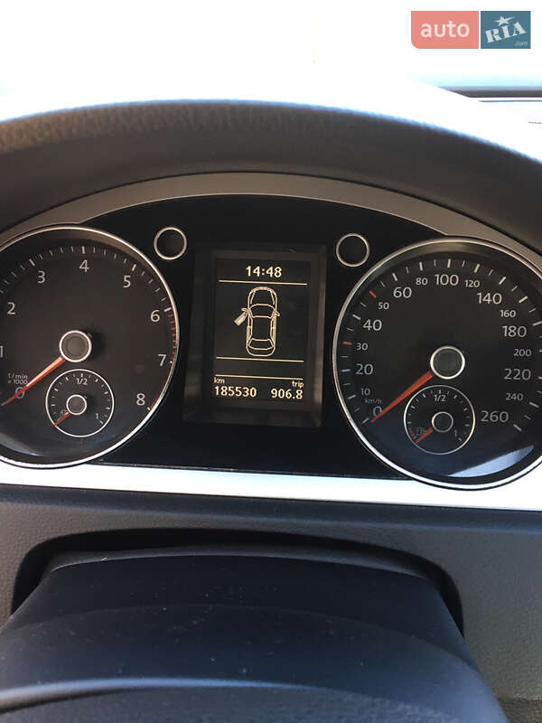 Седан Volkswagen Passat 2010 в Черновцах