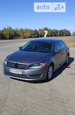 Седан Volkswagen Passat 2012 в Татарбунарах