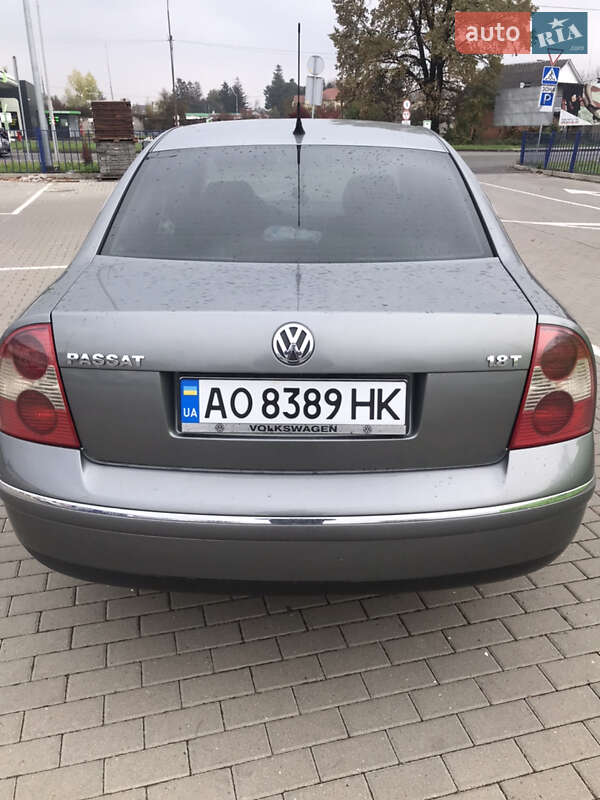 Седан Volkswagen Passat 2003 в Ужгороде