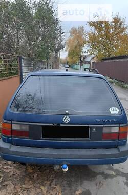 Универсал Volkswagen Passat 1989 в Миргороде