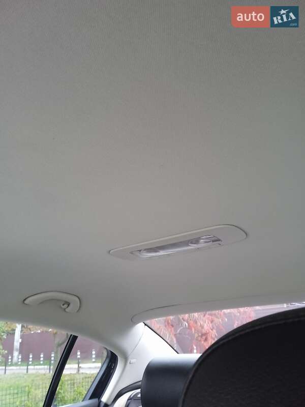 Седан Volkswagen Passat 2012 в Києві